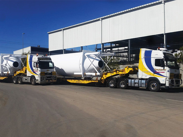 Low-Loader-Equipment-Transport